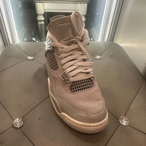 These are Wmns Air Jordan 4 Retro 'FrozenMoments'